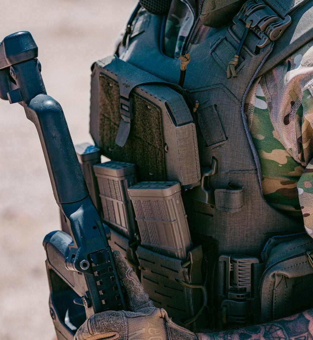 Rifle Advanced FMR Magazine Pouch — worn side view — Ace Link Armor