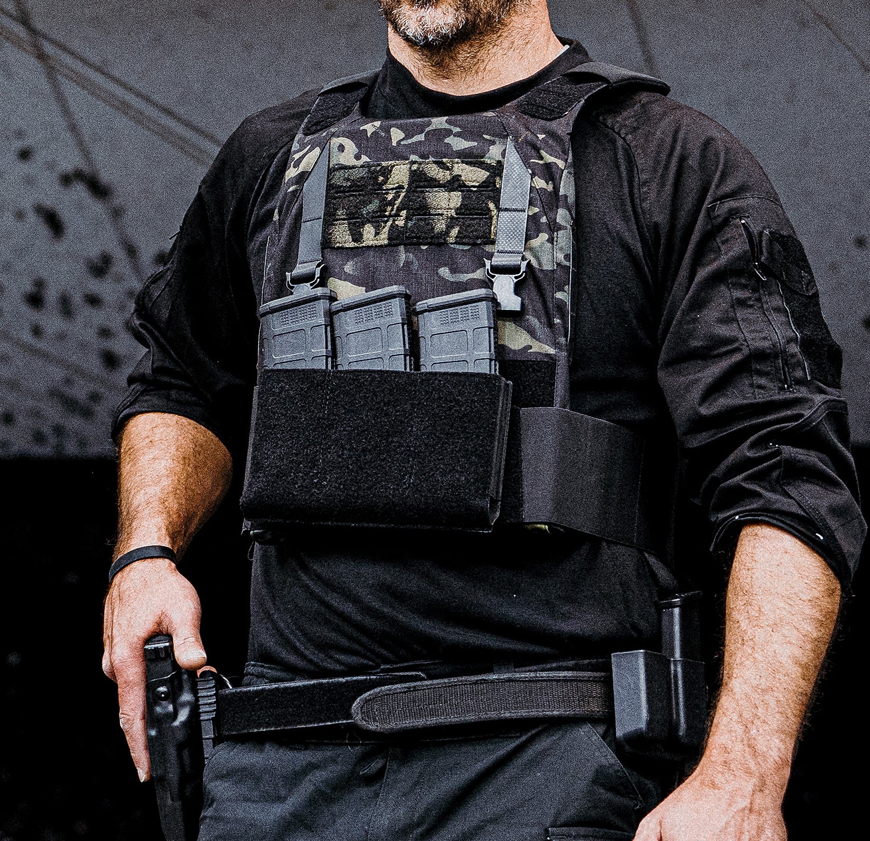 React Ultra 11x14 Minimalist Plate Carrier — rear view — Ace Link Armor