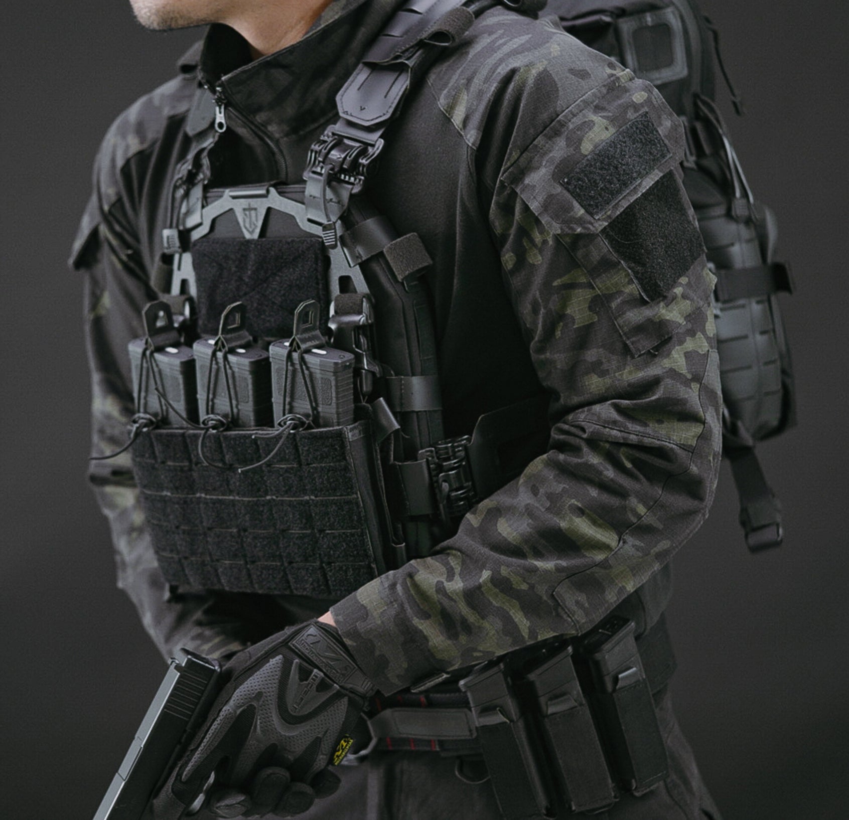 SKELETAC Modular Lightweight Plate Carrier with Armor Plates Bundle